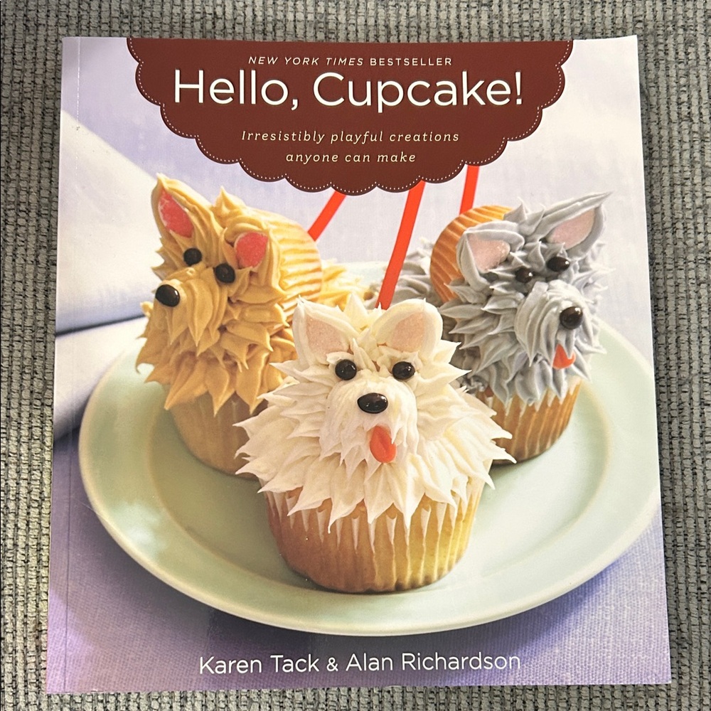 Hello, Cupcake! Baking Book - Creative Cupcake Designs penguin dogs holidays